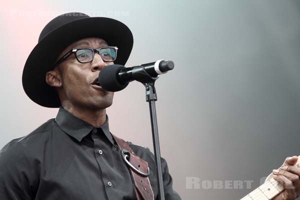 RAPHAEL SAADIQ - 2011-07-02 - BELFORT - Presqu'ile du Malsaucy - 